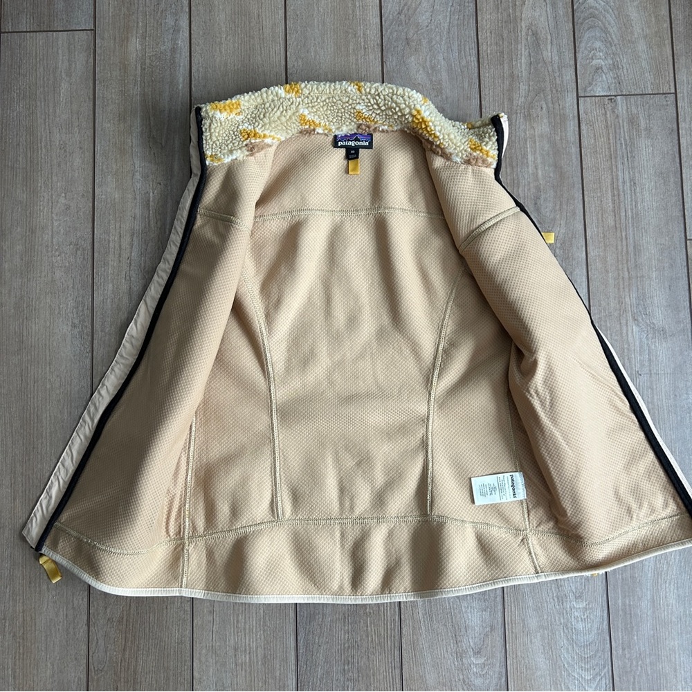 Women’s Patagonia Classic Retro-X Fleece Vest - Picture 5 of 10